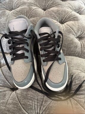 Nike Kids Sneakers Gray and Black Low-Top